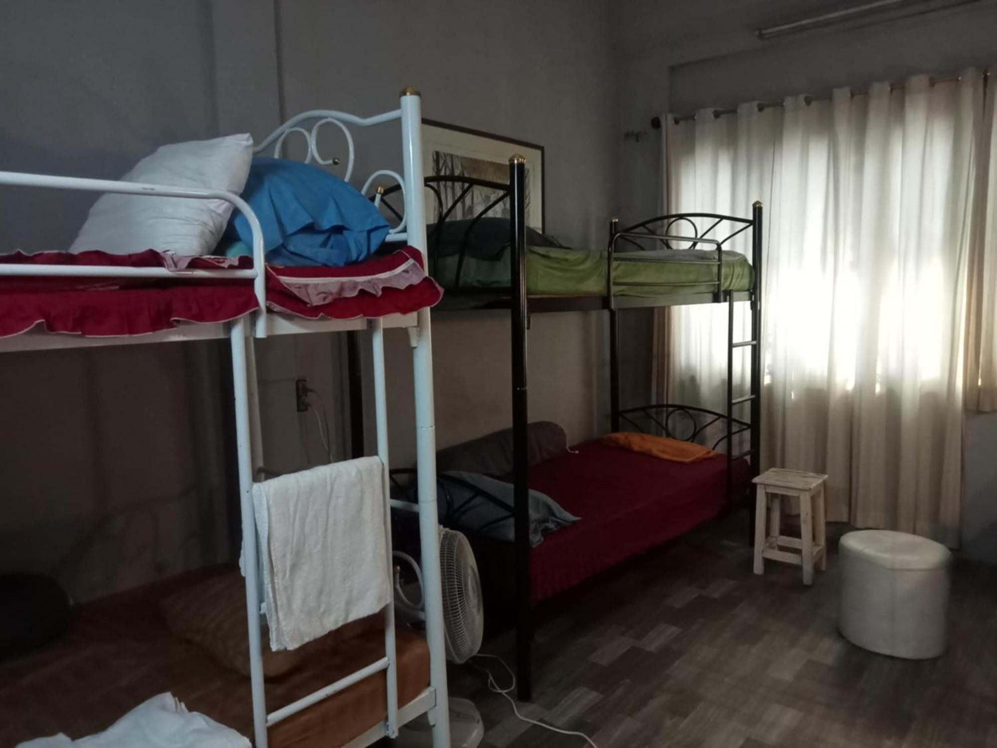 Bang Lumphu House&Bistro Apartment Банкок Екстериор снимка