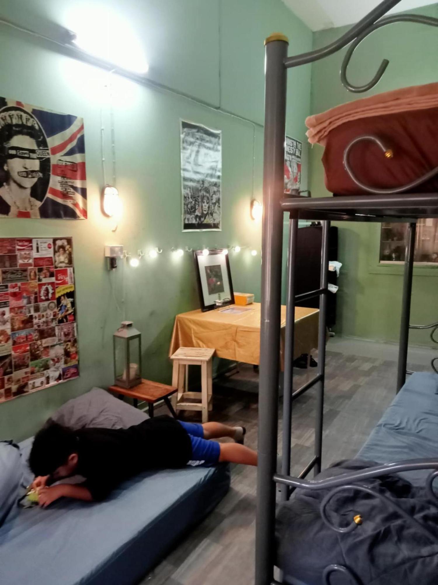 Bang Lumphu House&Bistro Apartment Банкок Екстериор снимка